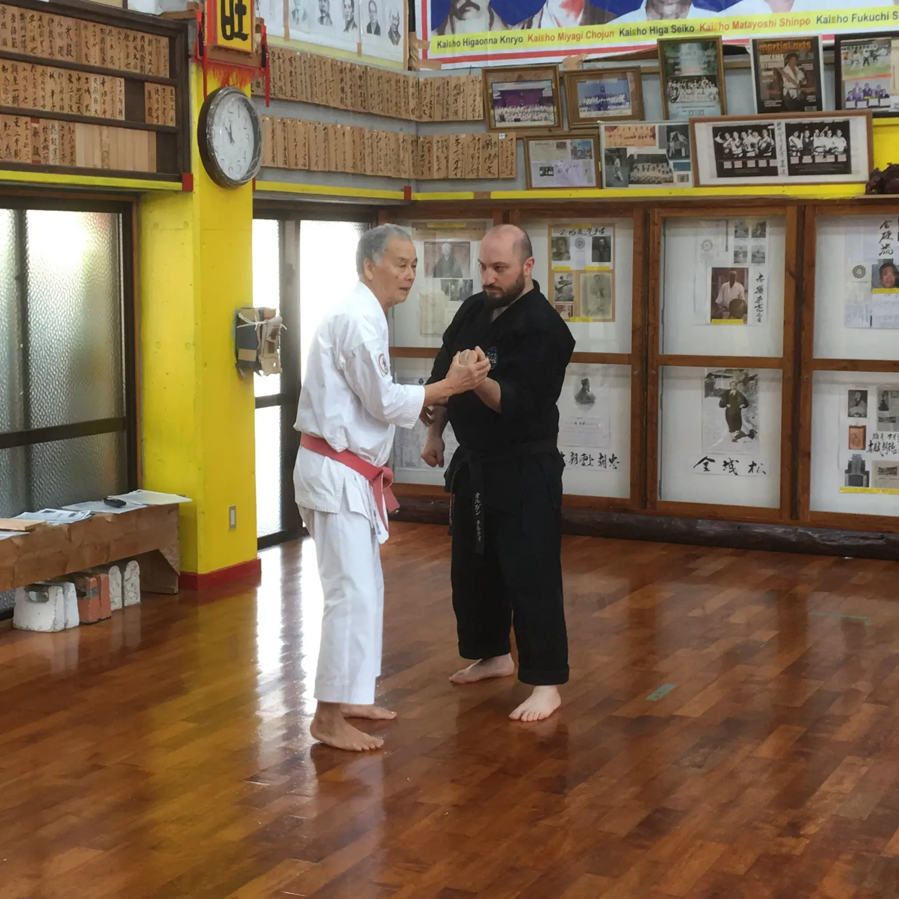 Olgun Tiltay learning kihon [basics] from Tetsuhiro Hokama Sensei [10th Dan] Gojuryu Karate